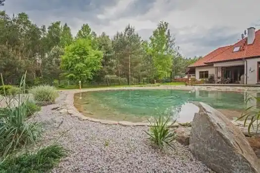 Ujumistiikide projekteeritud ehitus – liivavaigust basseinid